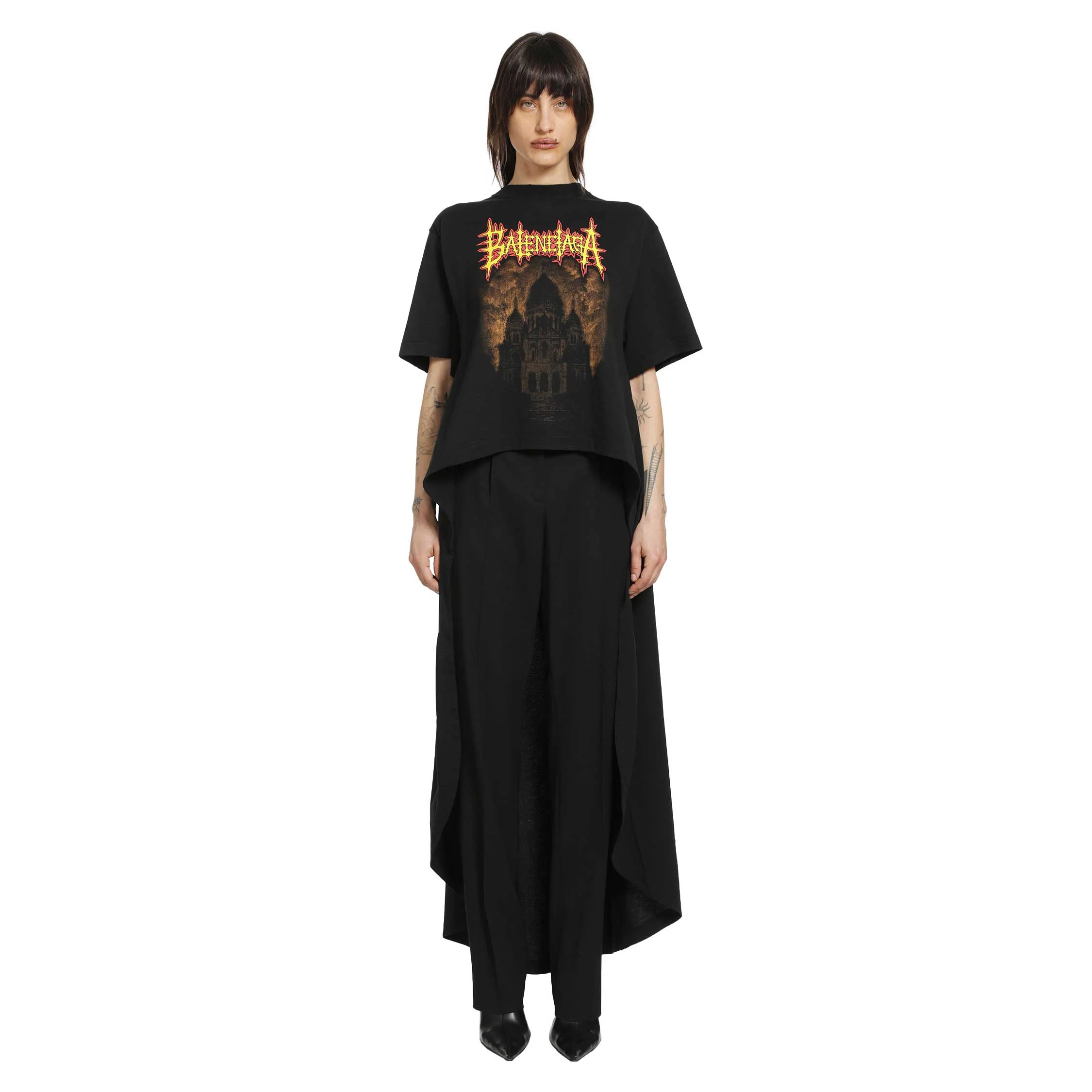Sacré Coeur Short Train T-Shirt - Image 6